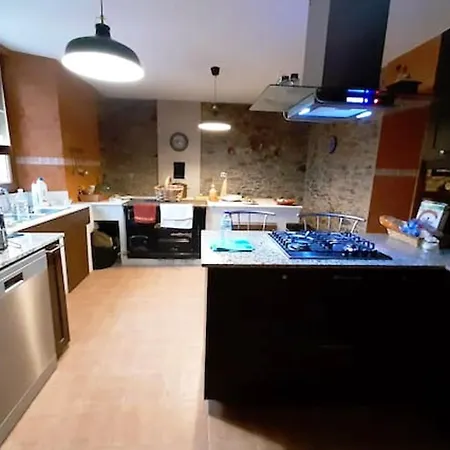 Villa Spacious Villa With Pool In Empalme De Vilar - 300 M², 8 Guests *